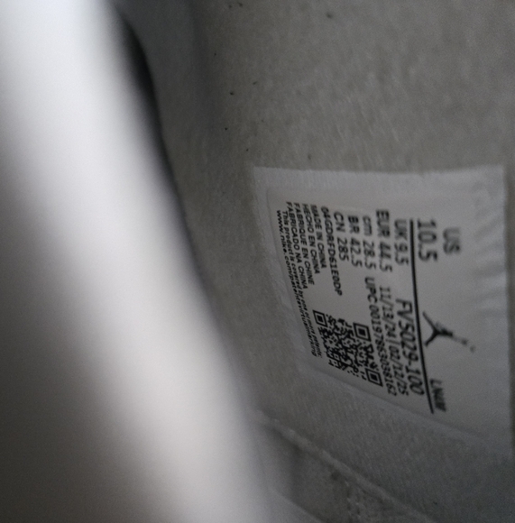 Jordan 4 Retro OG white Cement 2025 - Picture 7 of 10
